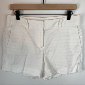 J. McLaughlin White Stripe Scalloped Hem Shorts | Size 6